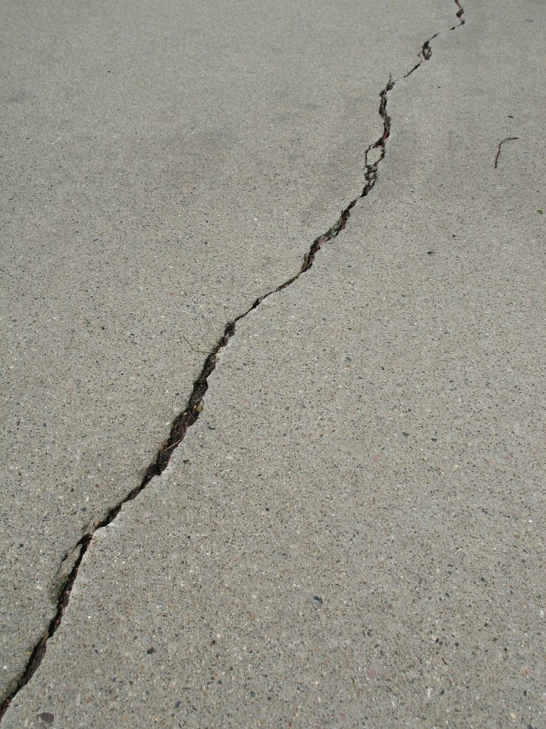 crack, cement, gray-534276.jpg